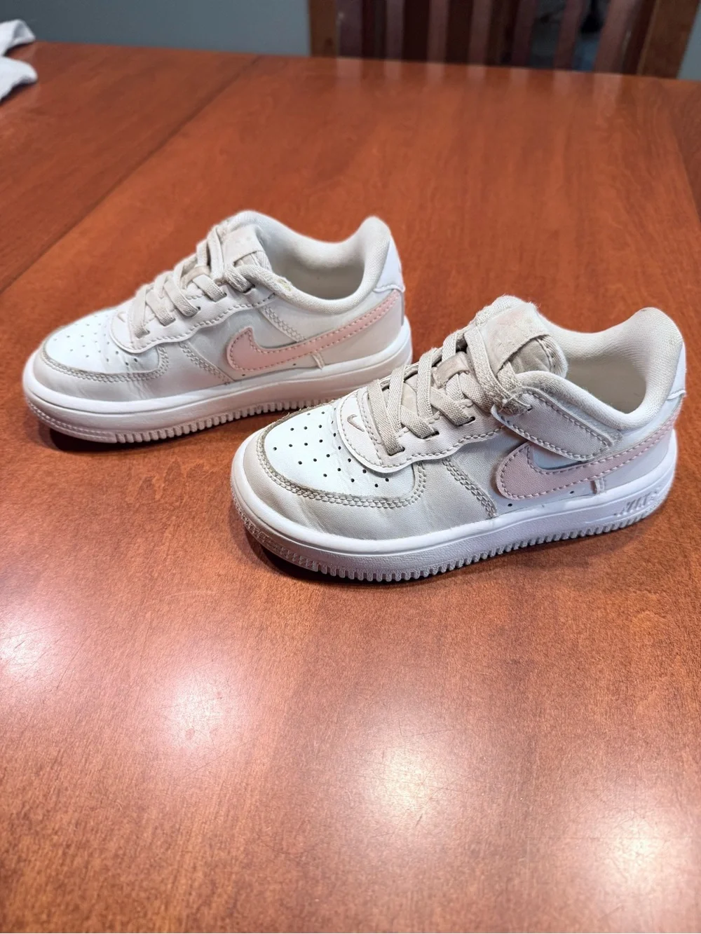 Force 1 Low EasyOn Sneakers Sz10